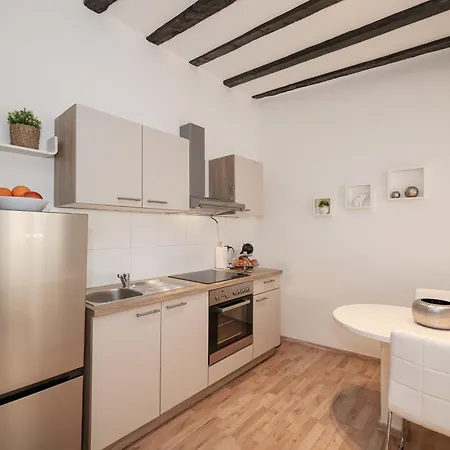 Apartament Kalelarga