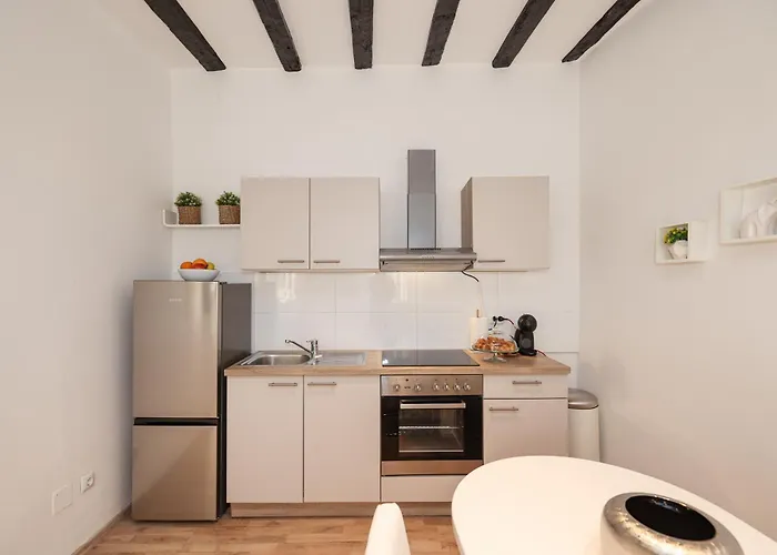 Kalelarga Apartment