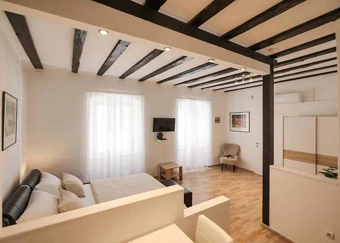 Apartment Kalelarga *